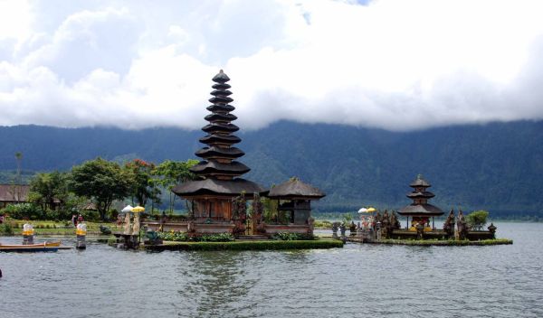 Pura-Ulun-Danu-Bratan-04