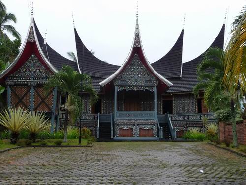 Langhaus Palast Minang