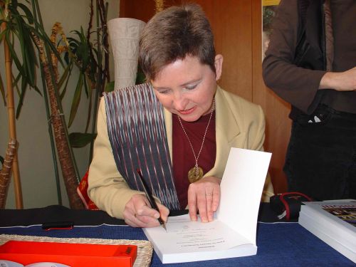 Sidihoni Buch signieren