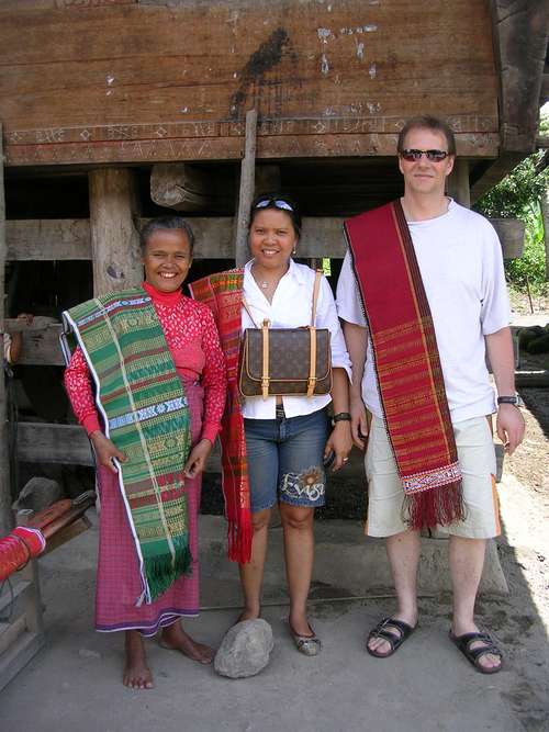 Ulos tragen Ulos tragen